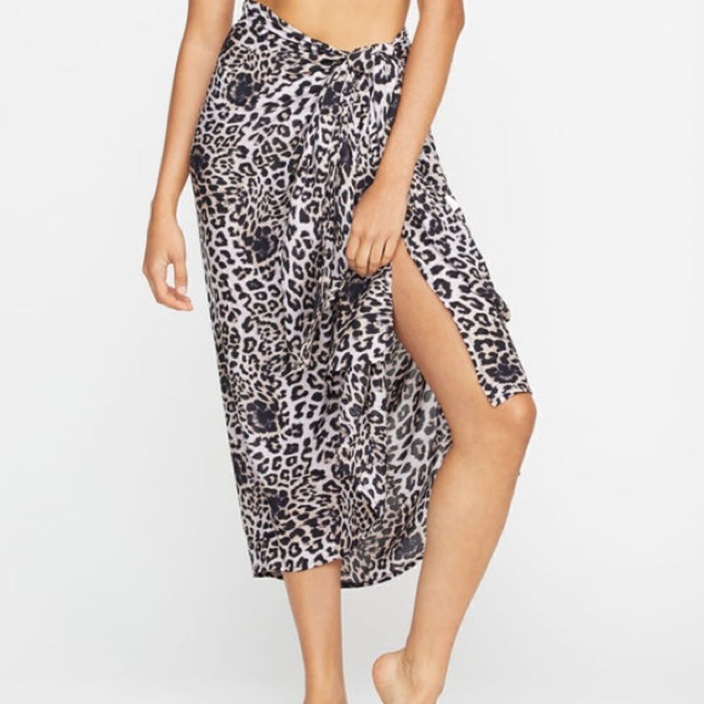 NEW MIKOH KAINOA SARONG WRAP LEOPARD PRINT BEACH COVER UP NWT STYLISH DESIGN LUX
